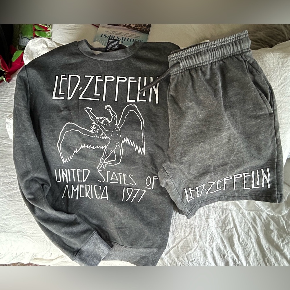 Led Zeppelin Gray Swan Song Sweatshirt and Shorts Set. Size Small